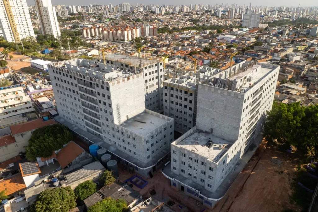 Vista aérea das torres com o entorno