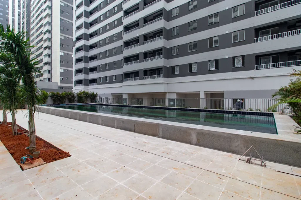 Piscina em fase de finalização