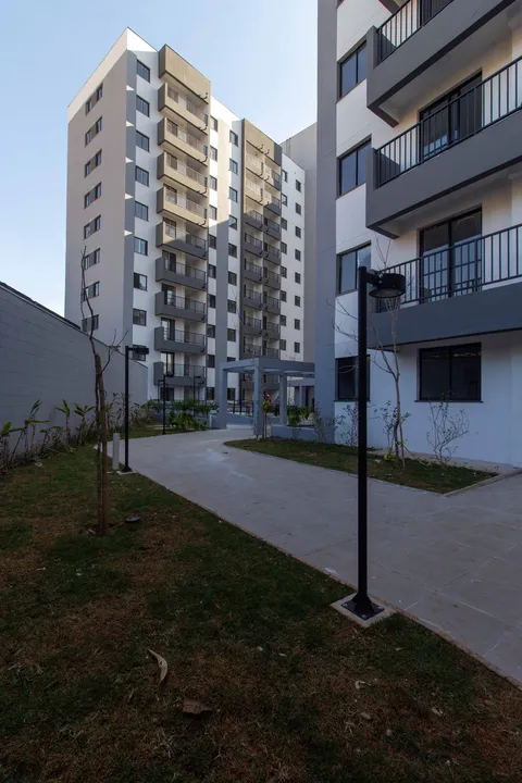 Fachada da entrada em fase de acabamento