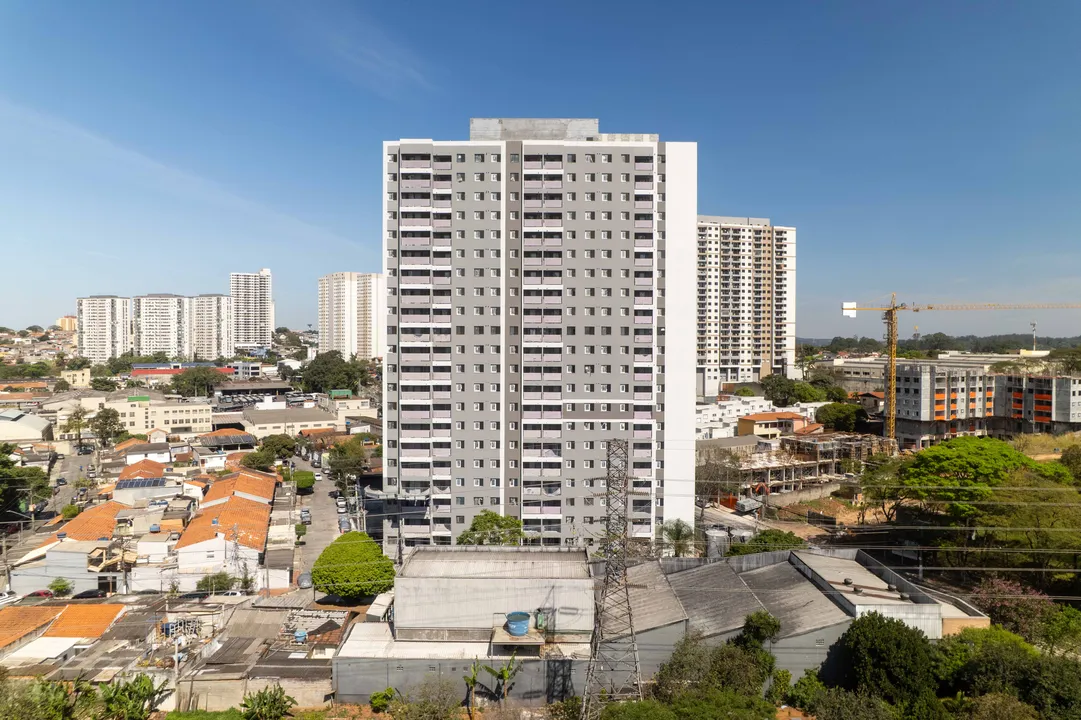 Vista aérea da torre com o entorno