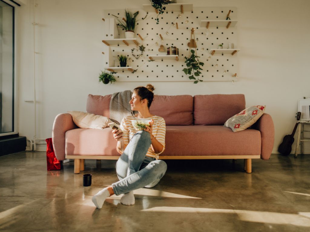 Morar sozinha: 6 dicas para organizar sua vida e seu primeiro apartamento